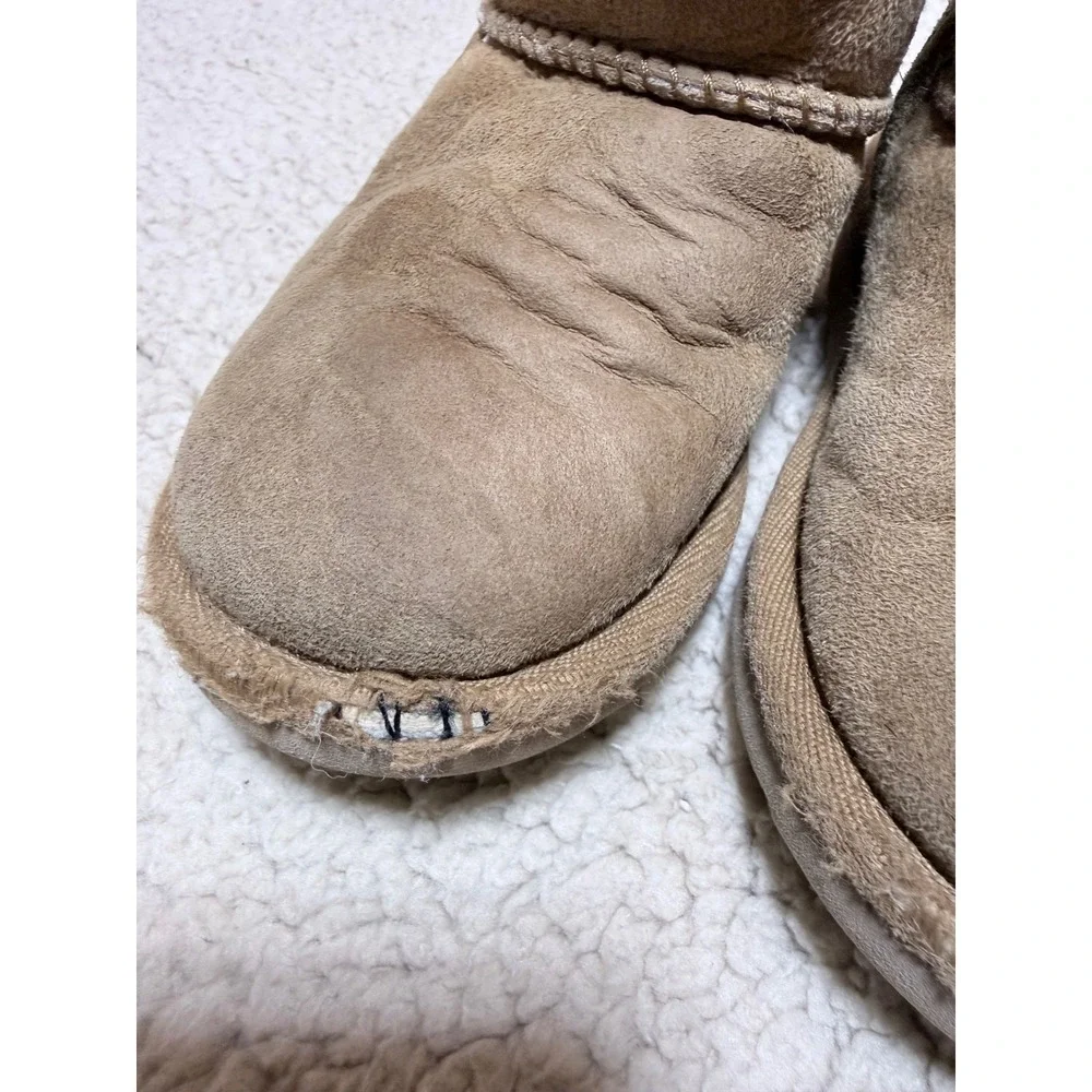 UGG classic mini